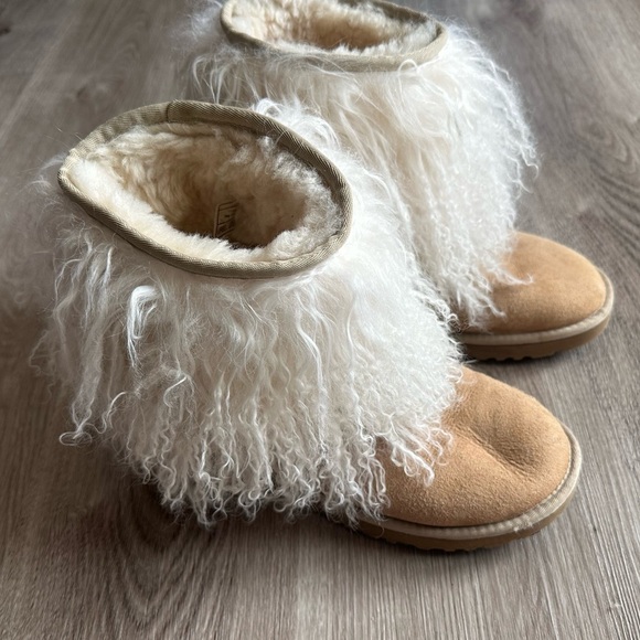 UGG Classic Short Lida Mongolian Fur Cuff Sand Suede Boots Size 7 - Picture 4 of 7